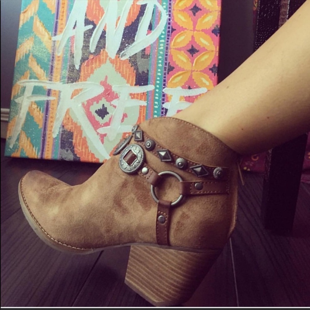 NIB Wild West Harness Western Boho Ankle Booties - Picture 3 of 4